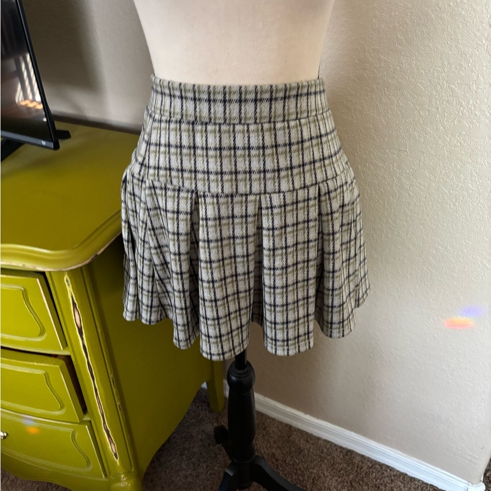 American Eagle Plaid Pleated Skirt M